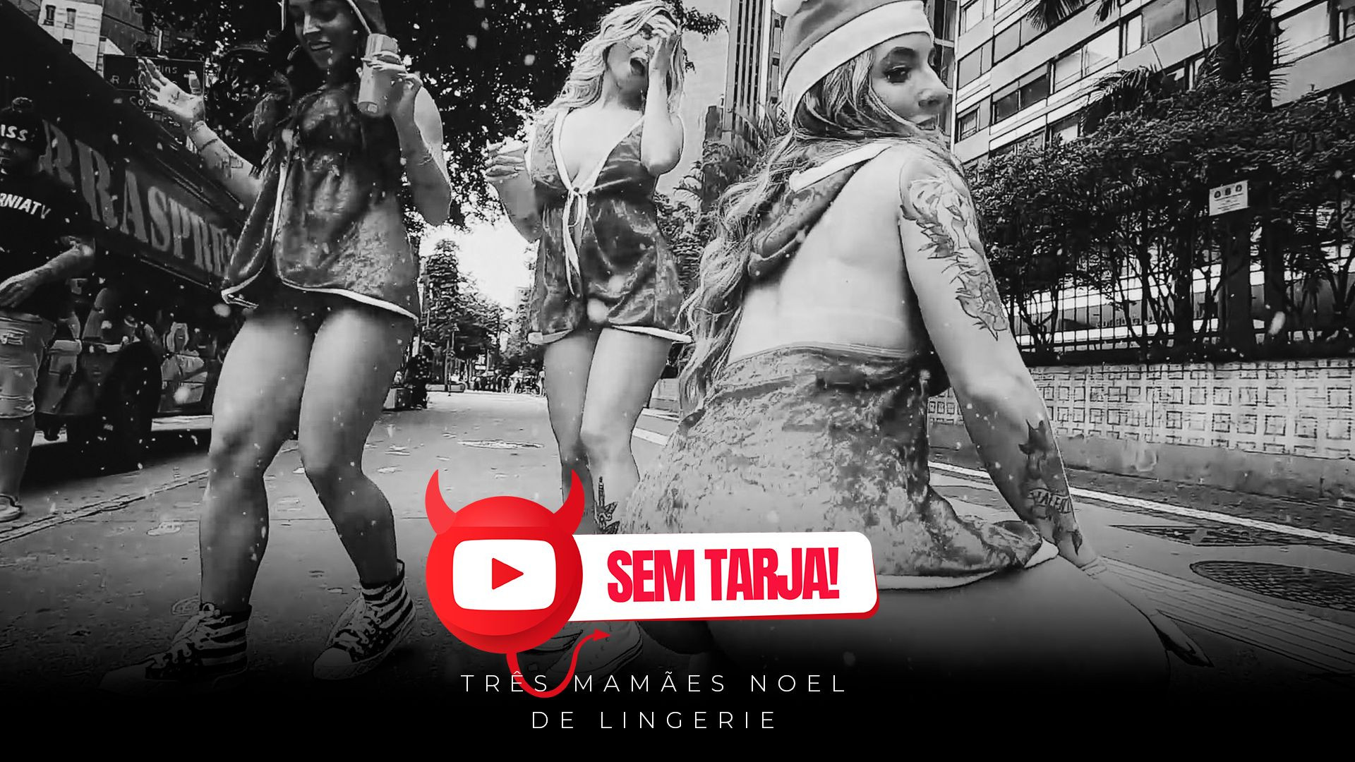 ⁣Três mamães Noel de lingerie!